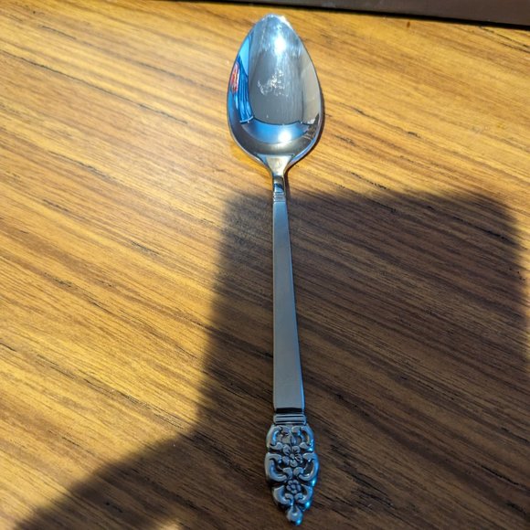 Oneidacraft Nordic Crown Deluxe Stainless Flateware 4 pc Teaspoons #1 - Picture 2 of 4